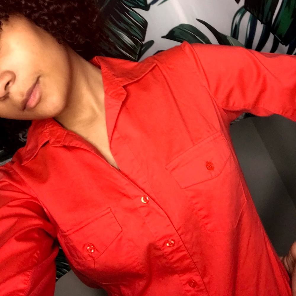 Red button shirt - Picture 2 of 4